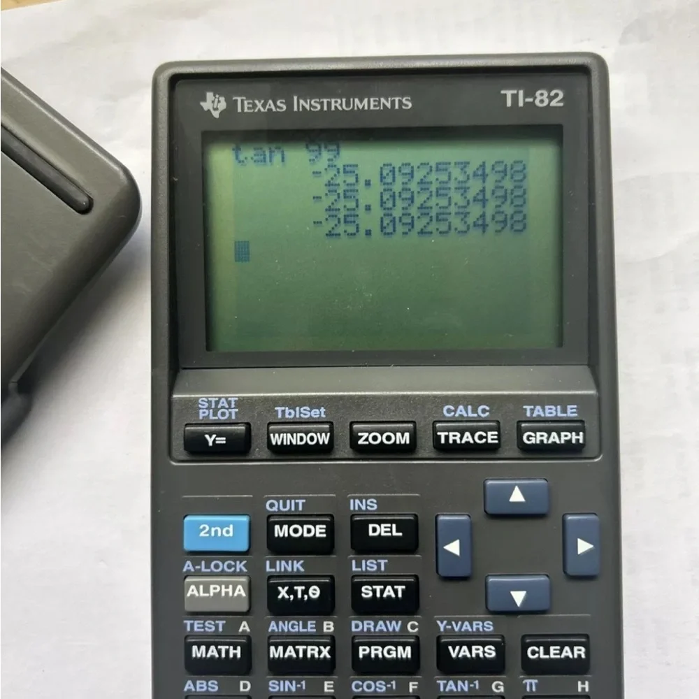 Texas Instrument TI 82 Graphing Calculator W Cover Tested